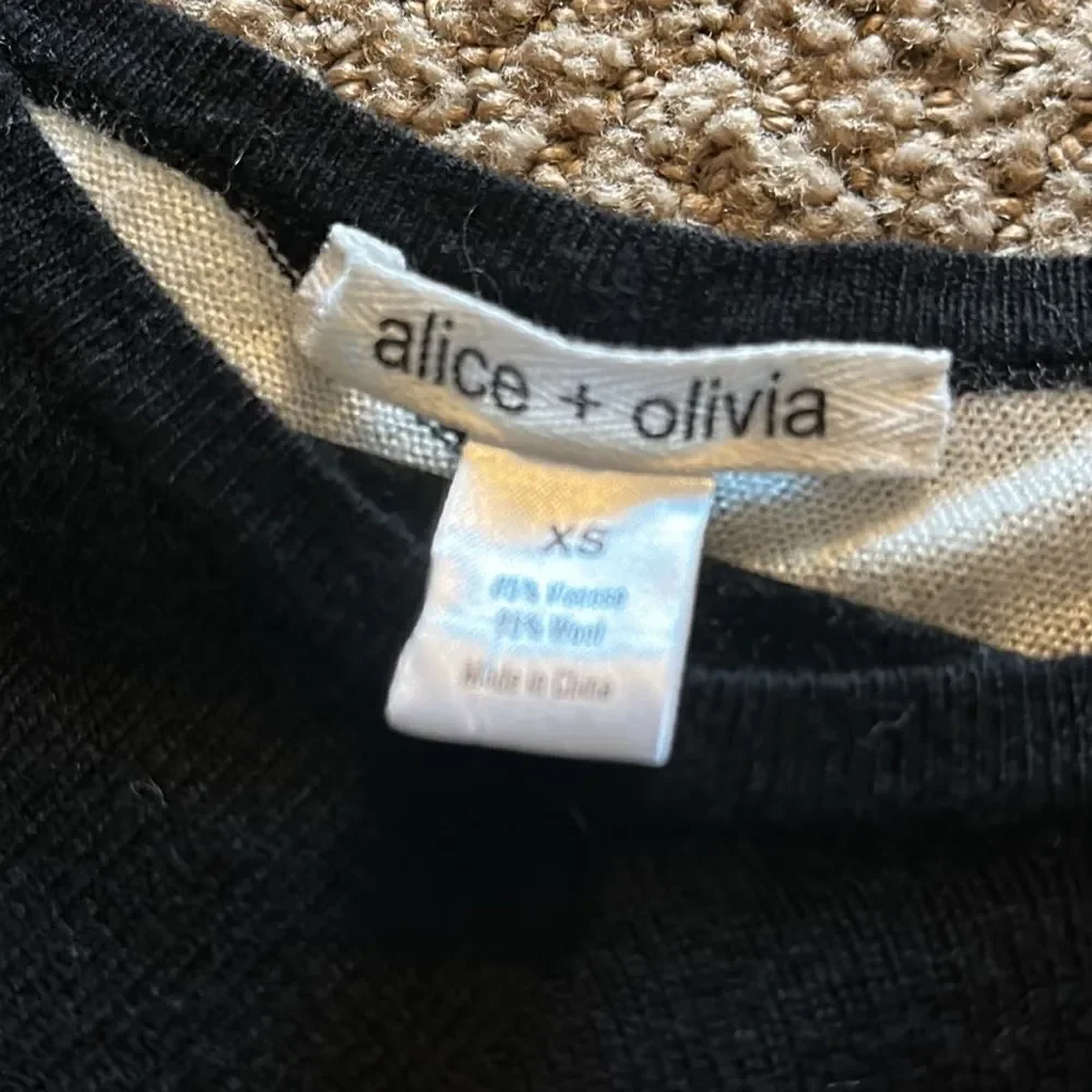 Alice & Olivia Women’s Black & White V Striped Sweater Festive Season Dress XS - Picture 6 of 7